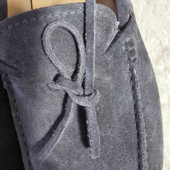 Tod's Men's 6.5 Gray Laccetto Occh Suede Driver Slipon Shoes. Designer. Stylish - Picture 9 of 16